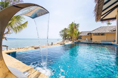 Villa mit privatem Pool — Absolute Beachfront Villas